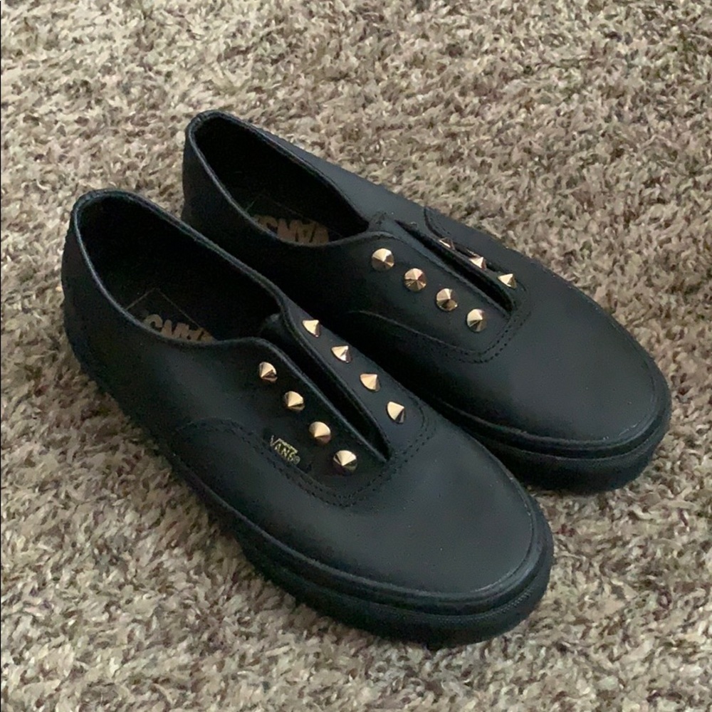 BLACK STUD VANS